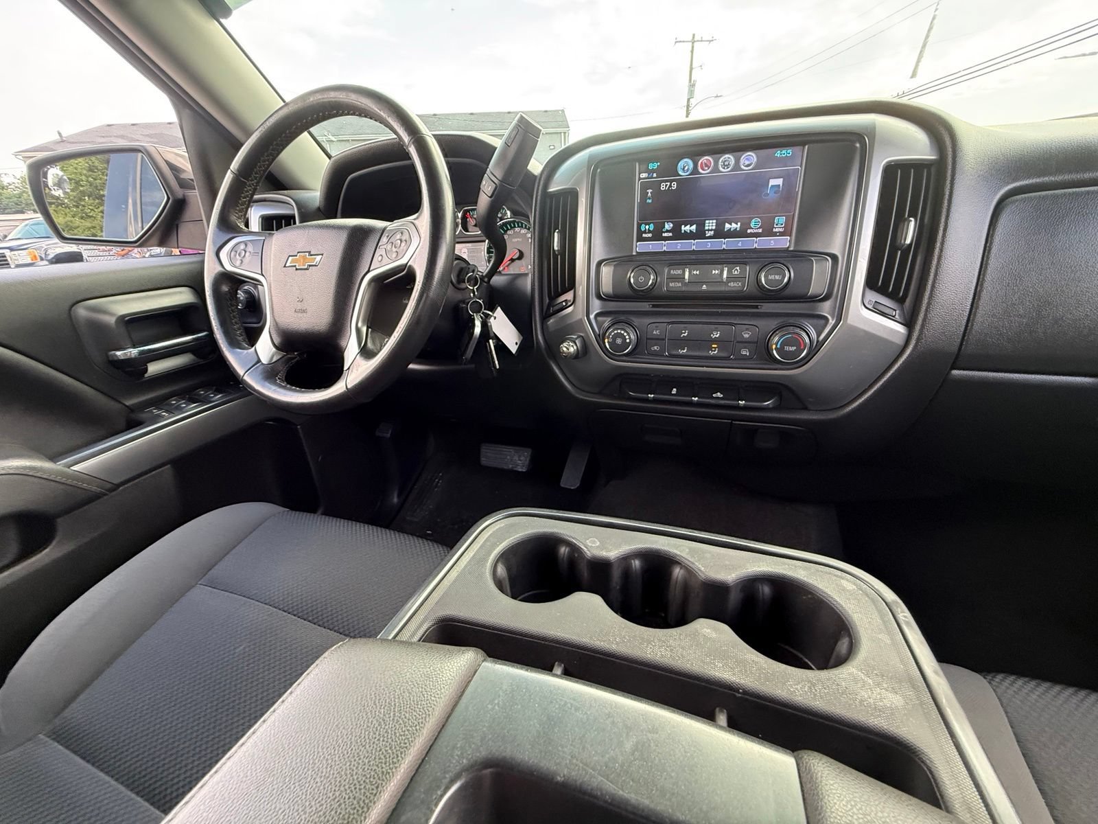 Used 2018 Chevrolet Silverado 1500 LT AWD/4WD image 3