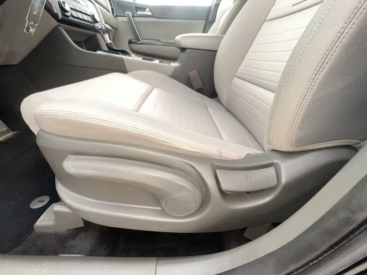 Used 2018 Kia Sportage LX AWD/4WD image 12