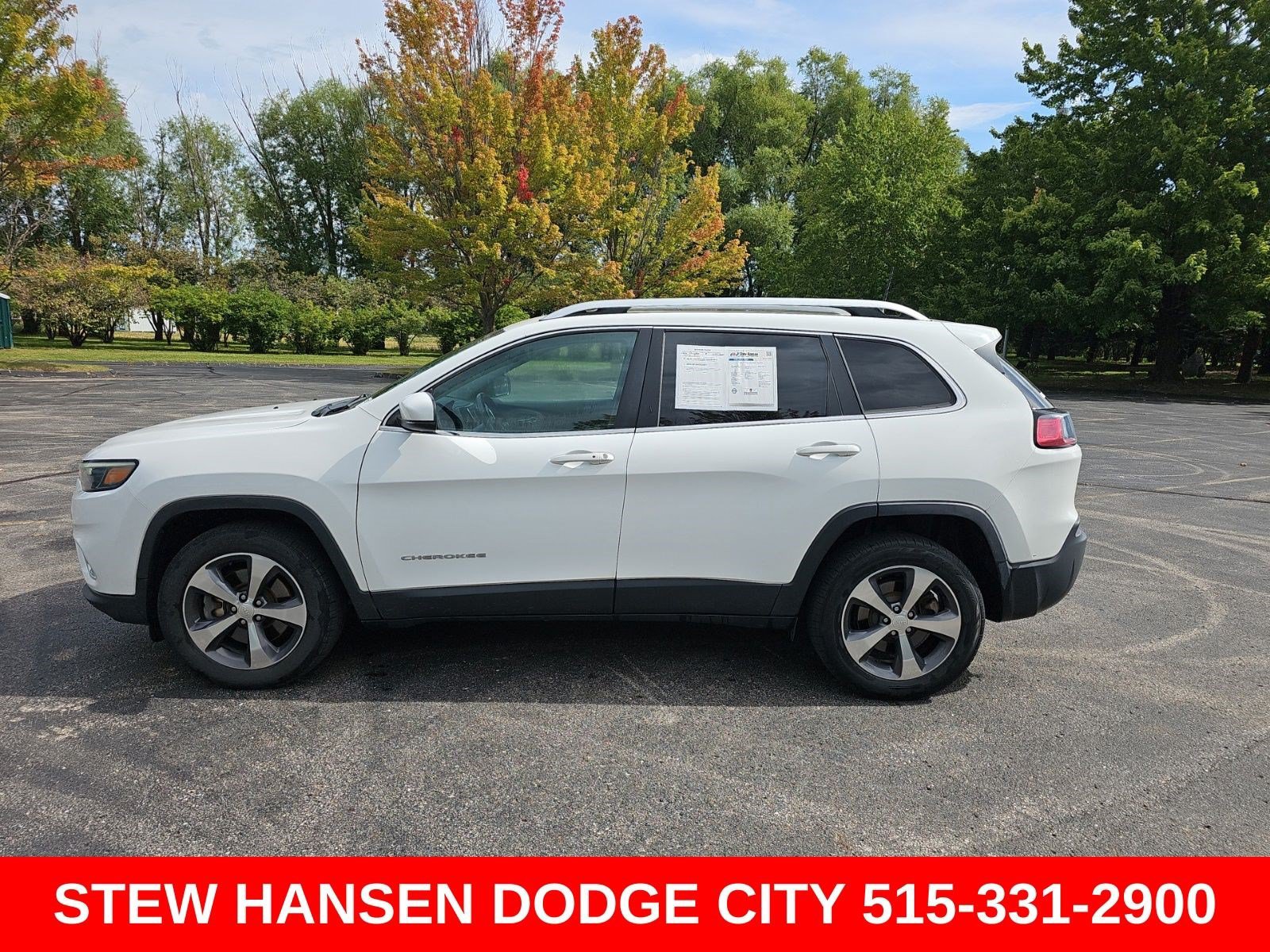Used 2019 Jeep Cherokee Limited AWD/4WD image 1