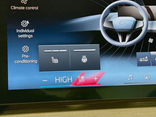 Used 2026 BMW 330i xDrive Sedan w/ Premium Package image 20