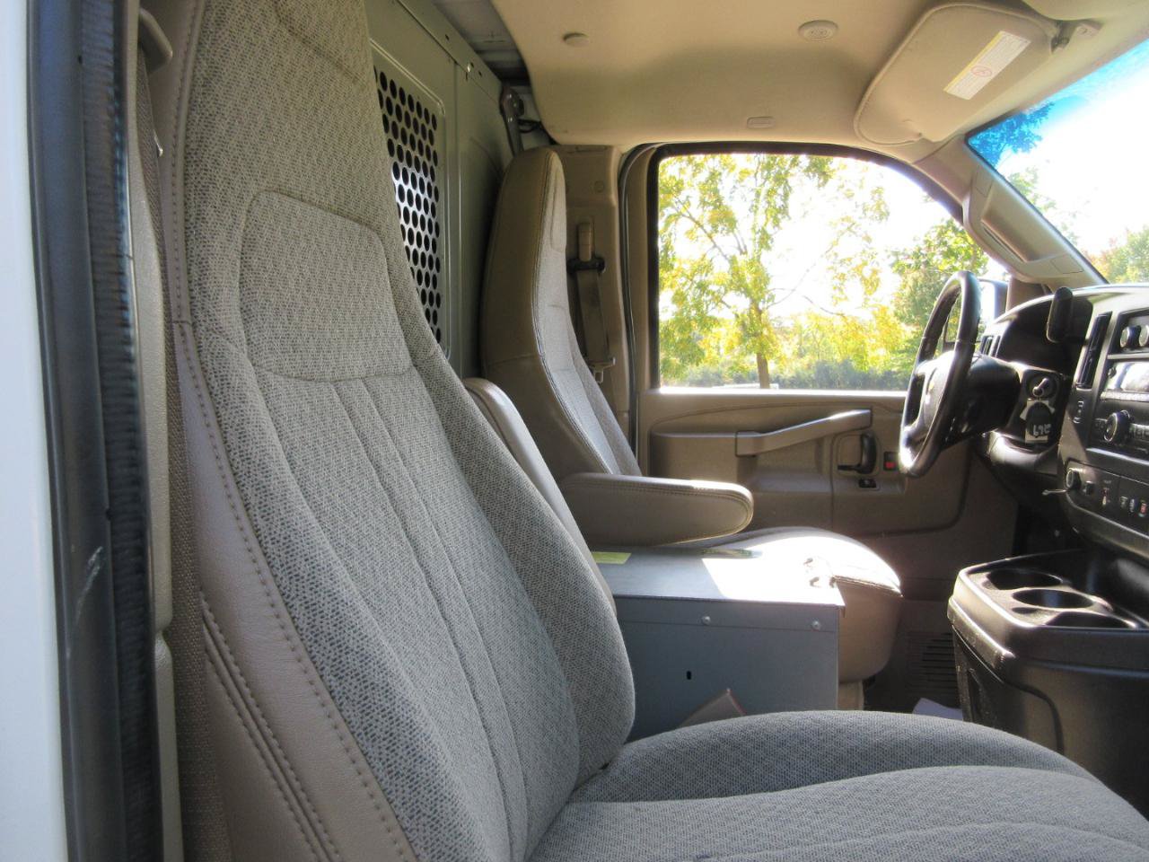 Used 2017 Chevrolet Express 3500 RWD image 37