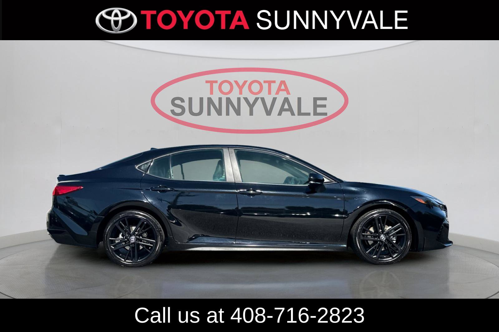 Certified 2026 Toyota Camry Hybrid FWD image 10