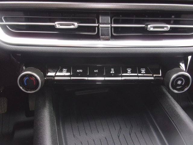 Used 2025 Chevrolet Equinox EV LT image 19