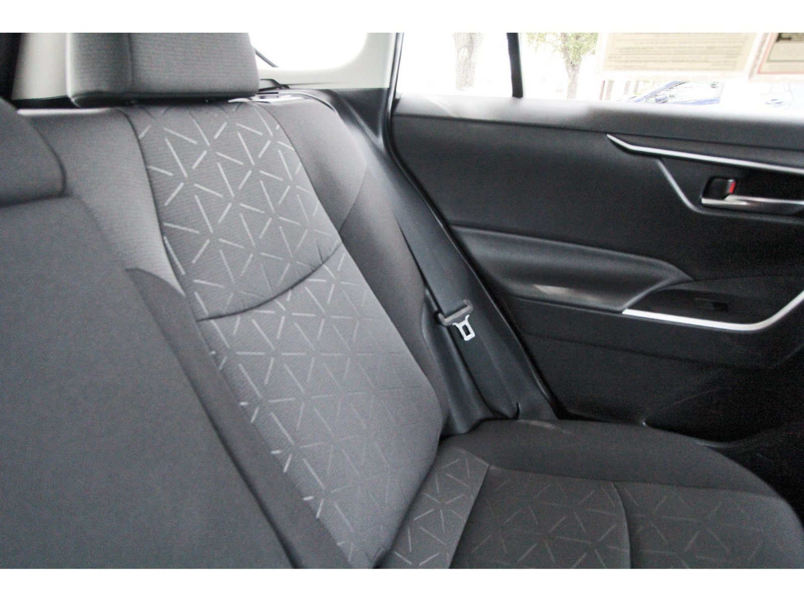 Used 2021 Toyota RAV4 XLE FWD image 12