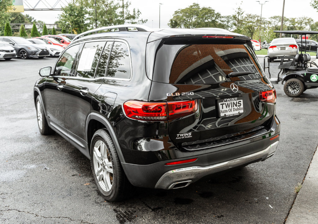 Used 2022 Mercedes-Benz GLB 250 4MATIC w/ Premium Package Lite image 37