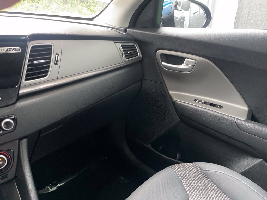 Used 2018 Kia Niro LX FWD image 27