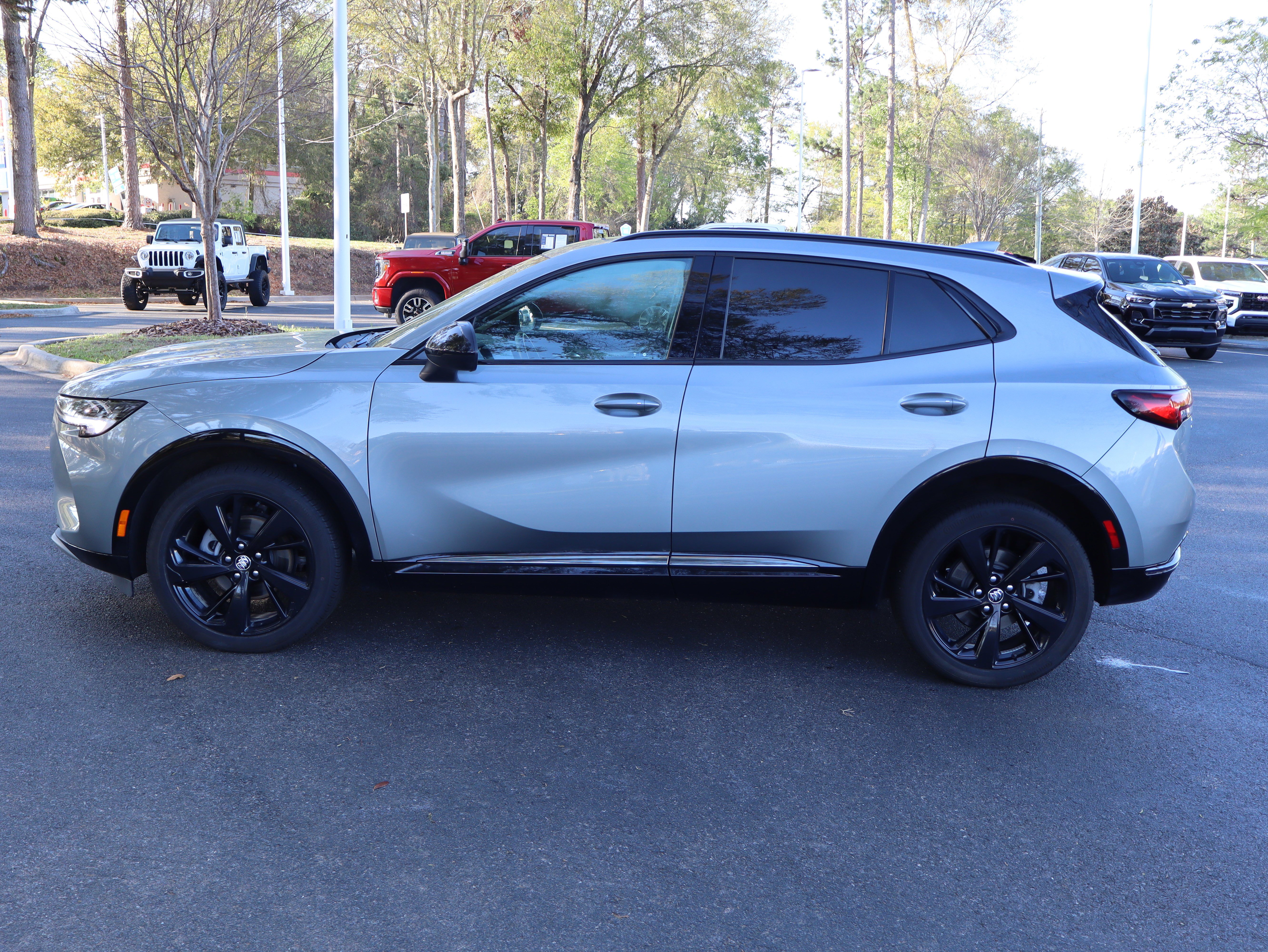 Used 2023 Buick Envision Essence w/ Sport Touring Package image 7