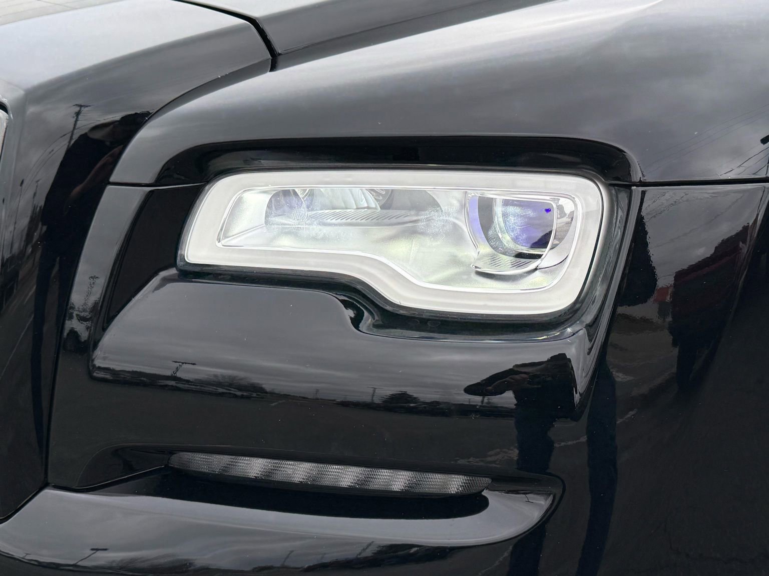 Used 2018 Rolls-Royce Dawn image 32