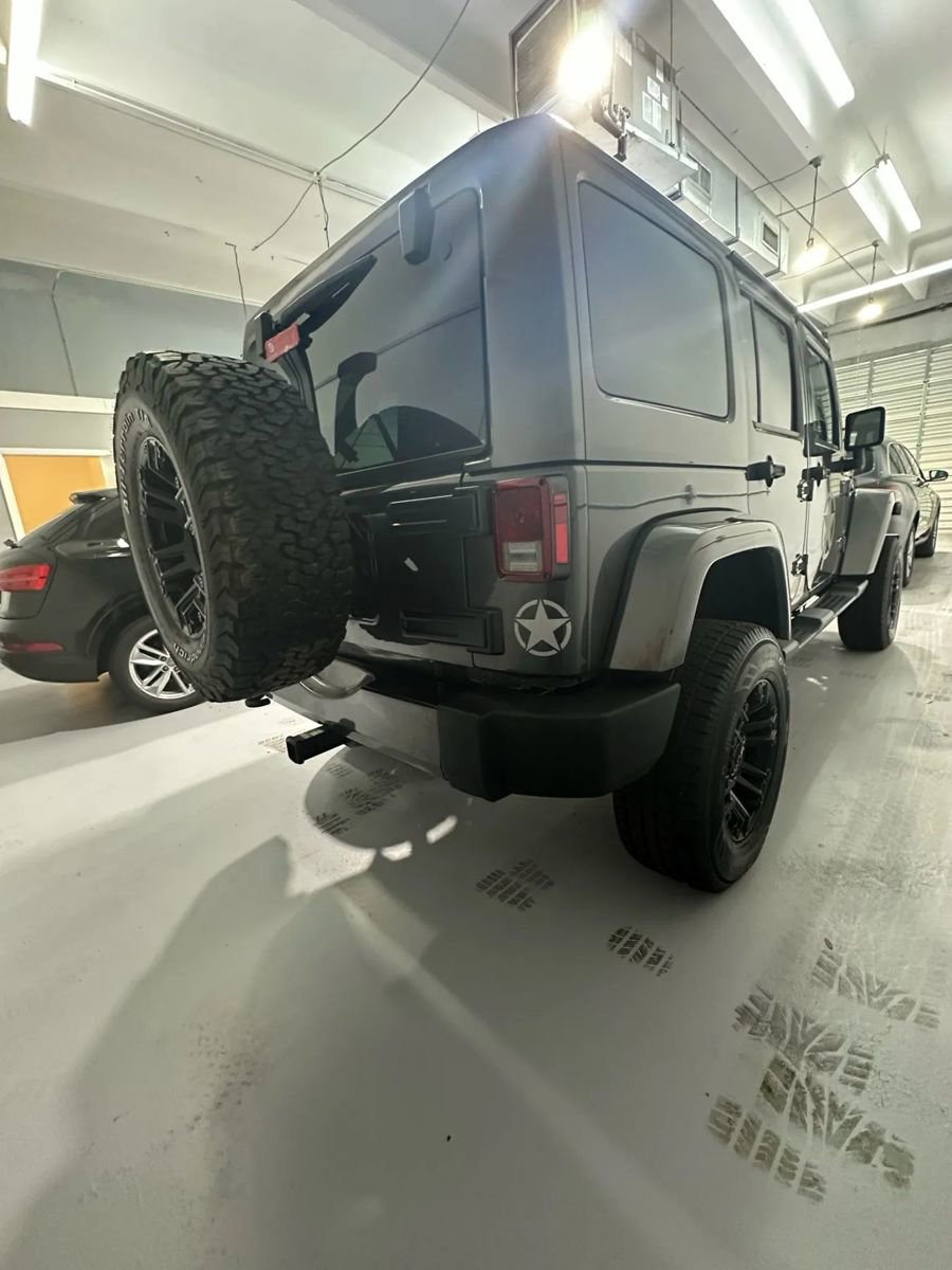 Used 2017 Jeep Wrangler Unlimited Sahara w/ Connectivity Group image 16