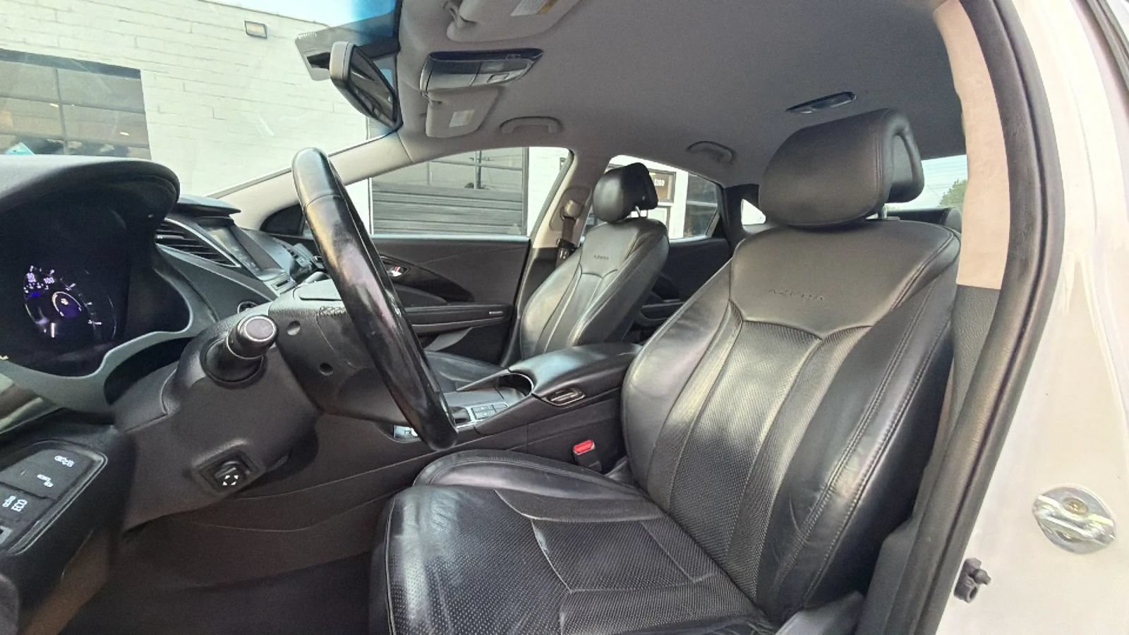 Used 2017 Hyundai Azera FWD image 18