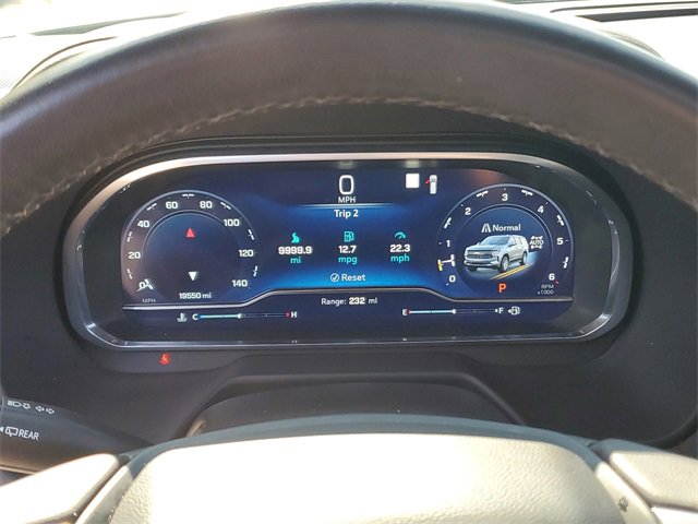 Used 2023 Chevrolet Suburban Z71 image 14