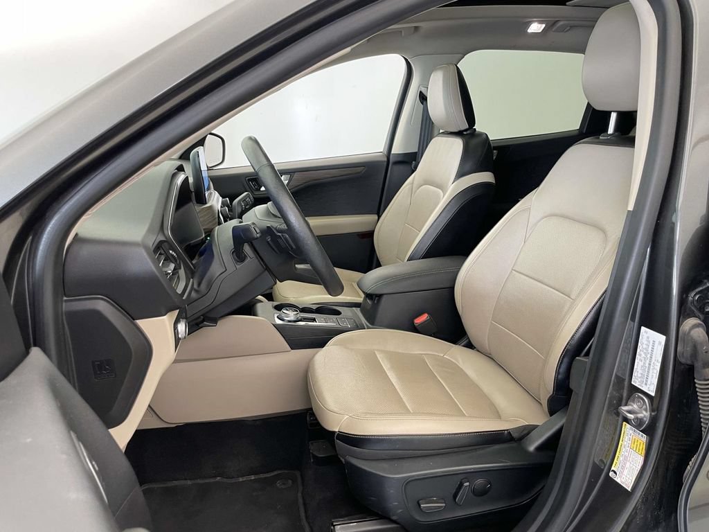 Used 2020 Ford Escape Titanium AWD/4WD image 14