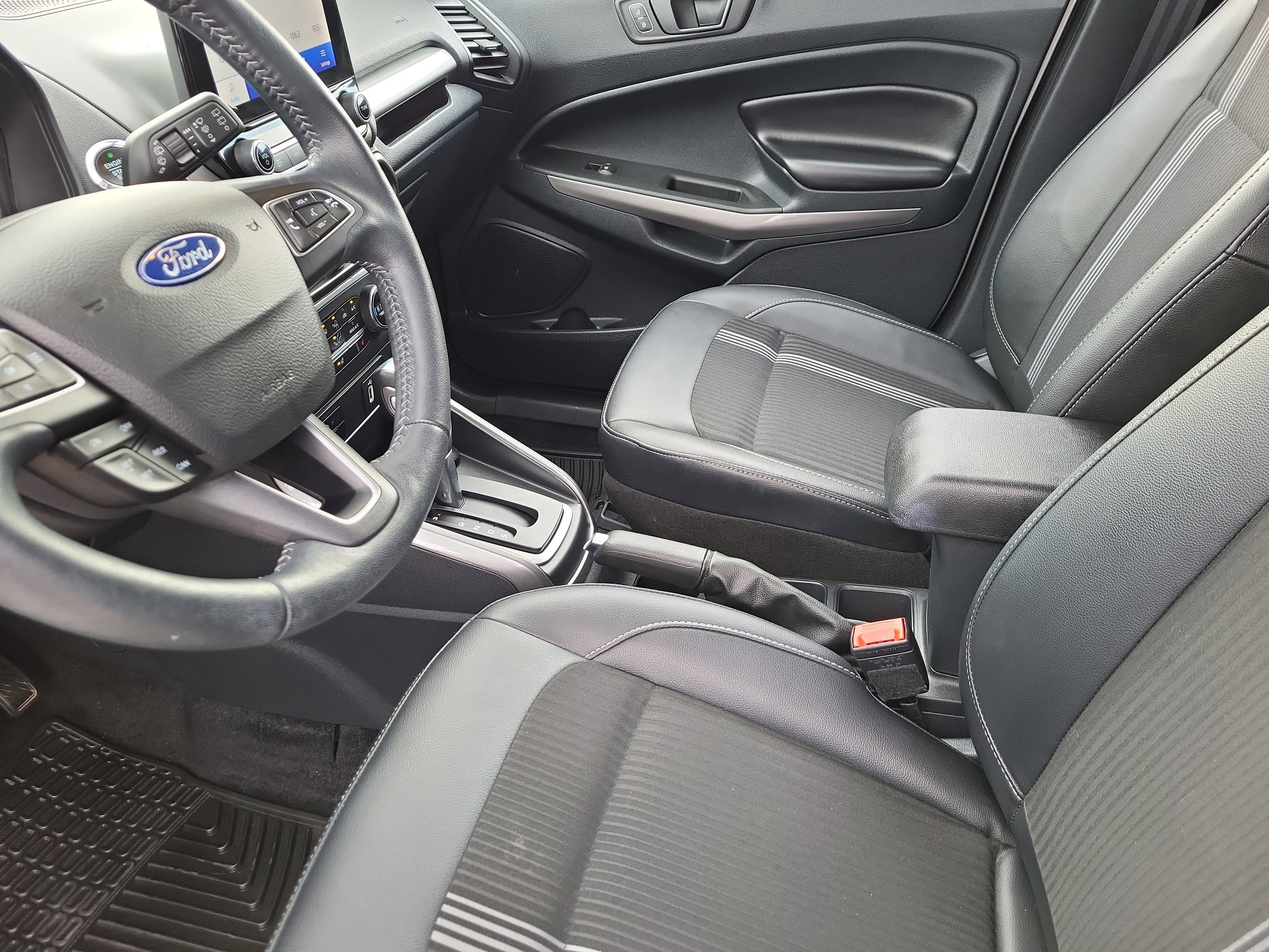 Used 2020 Ford EcoSport SES w/ SES Black Appearance Package image 7