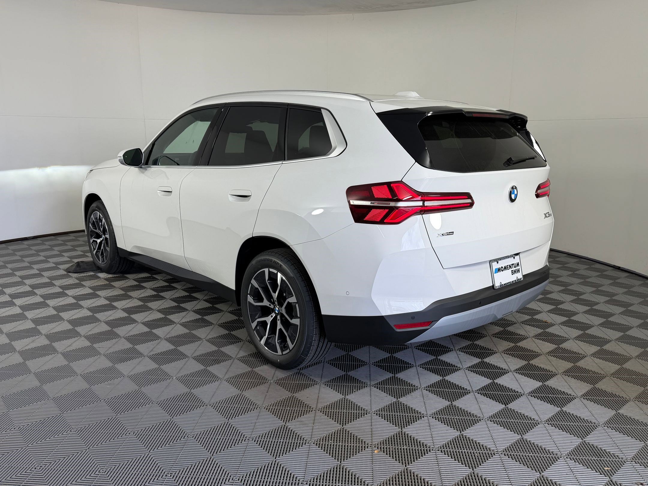 Used 2026 BMW X3 xDrive30 AWD/4WD image 3