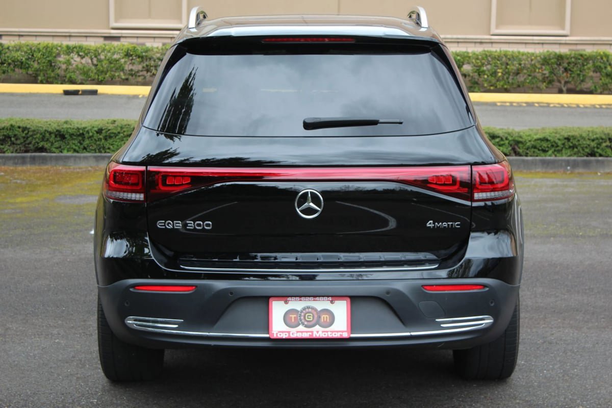 Used 2022 Mercedes-Benz EQB 300 4MATIC image 6