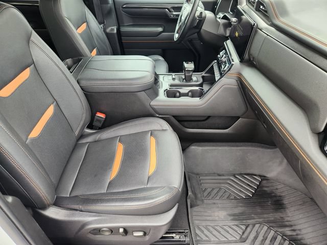 Used 2024 GMC Sierra 1500 AT4 w/ Technology Package AWD/4WD image 11