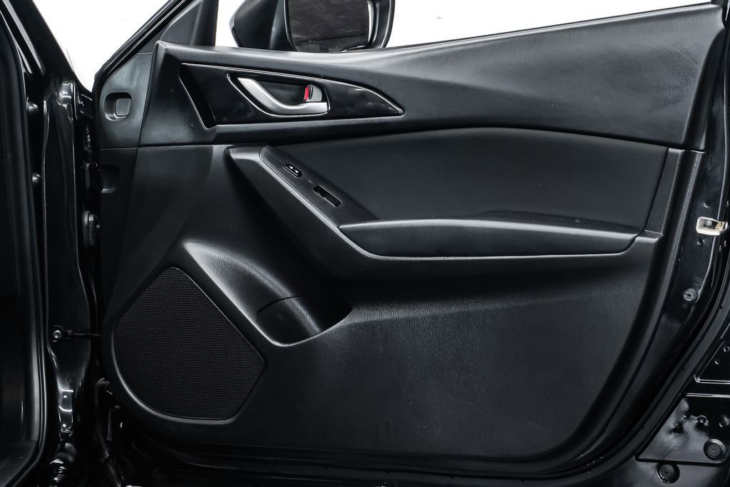 Used 2015 MAZDA MAZDA3 i Sport image 18