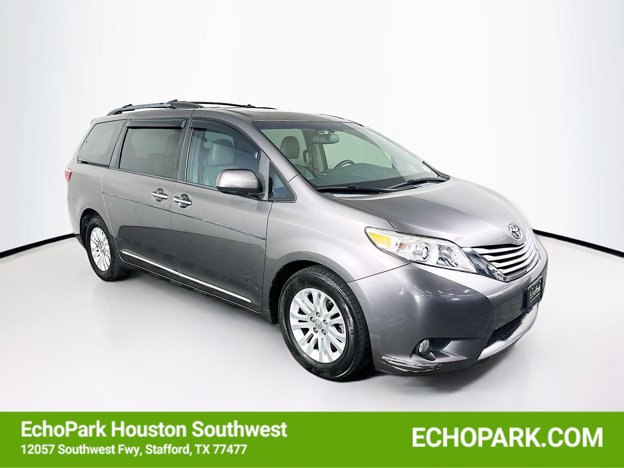 Used 2015 Toyota Sienna XLE w/ XLE Navigation Package image 1