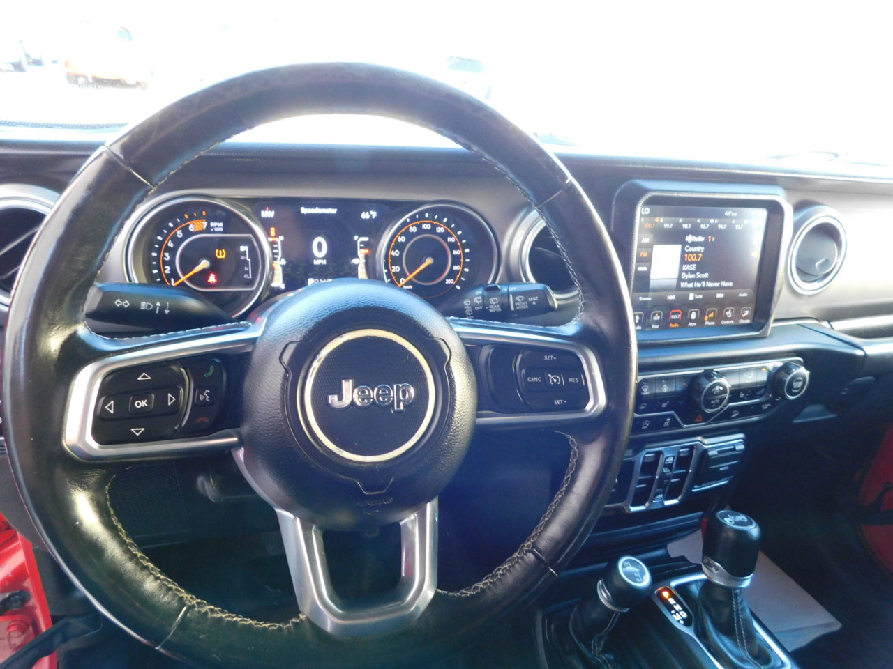 Used 2018 Jeep Wrangler Unlimited Sahara w/ Uconnect 4C Nav & Sound Group image 10