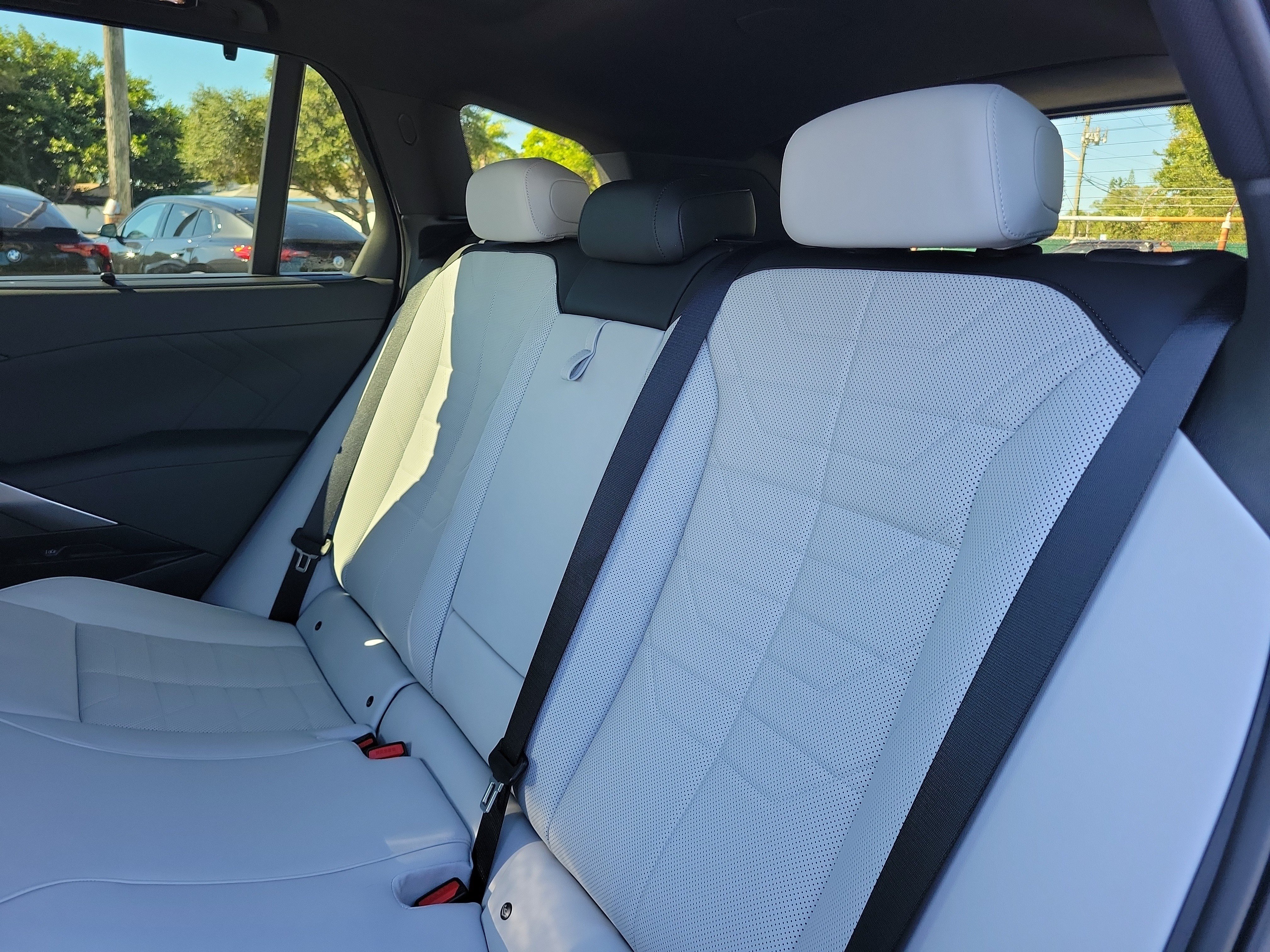 New 2027 BMW X5 xDrive40i w/ M Sport Package AWD/4WD image 8