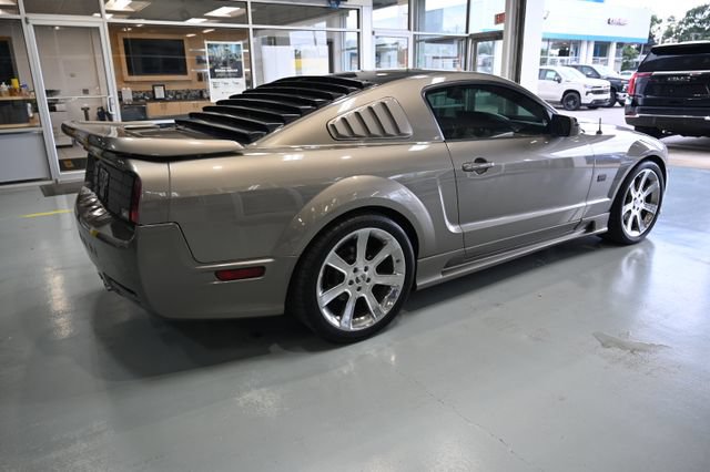 Used 2005 Ford Mustang GT Premium RWD image 5