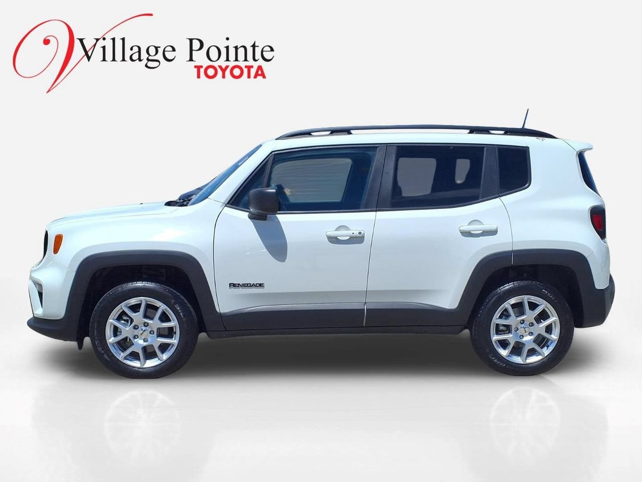 Used 2022 Jeep Renegade Latitude AWD/4WD image 2