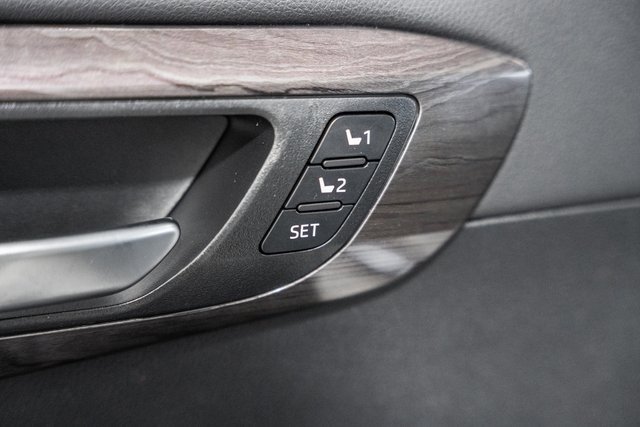 New 2026 Toyota Highlander Platinum image 40