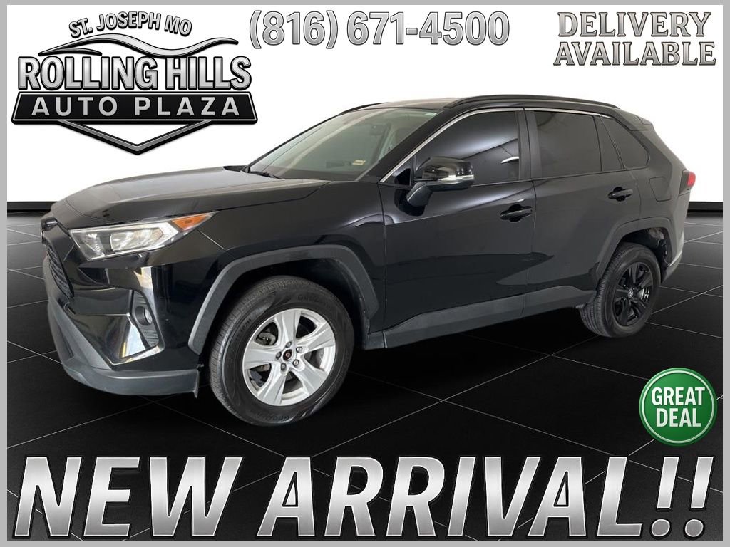 Used 2021 Toyota RAV4 XLE image 1
