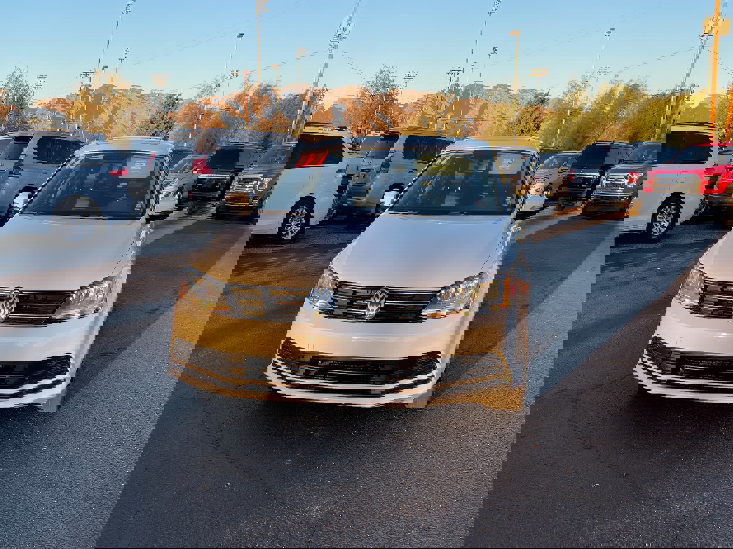 Used 2017 Volkswagen Jetta SE image 8