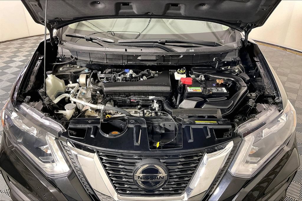 Used 2020 Nissan Rogue SV FWD image 12