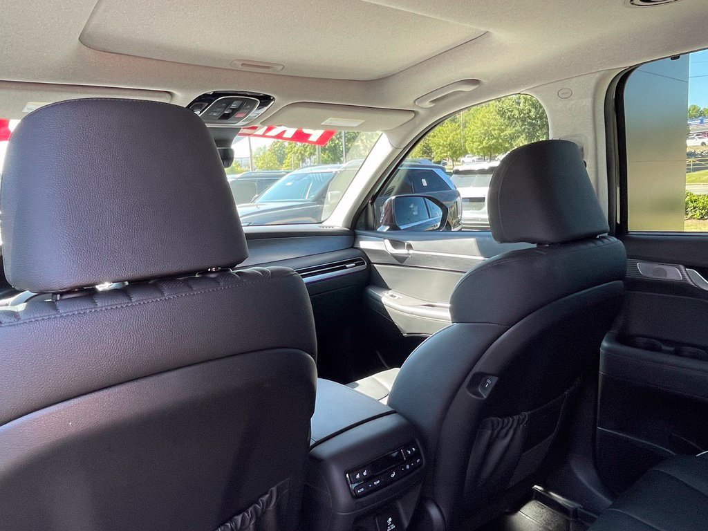 Certified 2024 Hyundai Palisade Limited FWD image 25