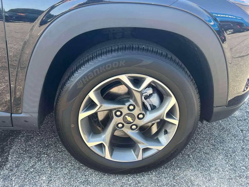 Used 2024 Chevrolet Trax LT w/ Driver Confidence Package FWD image 11