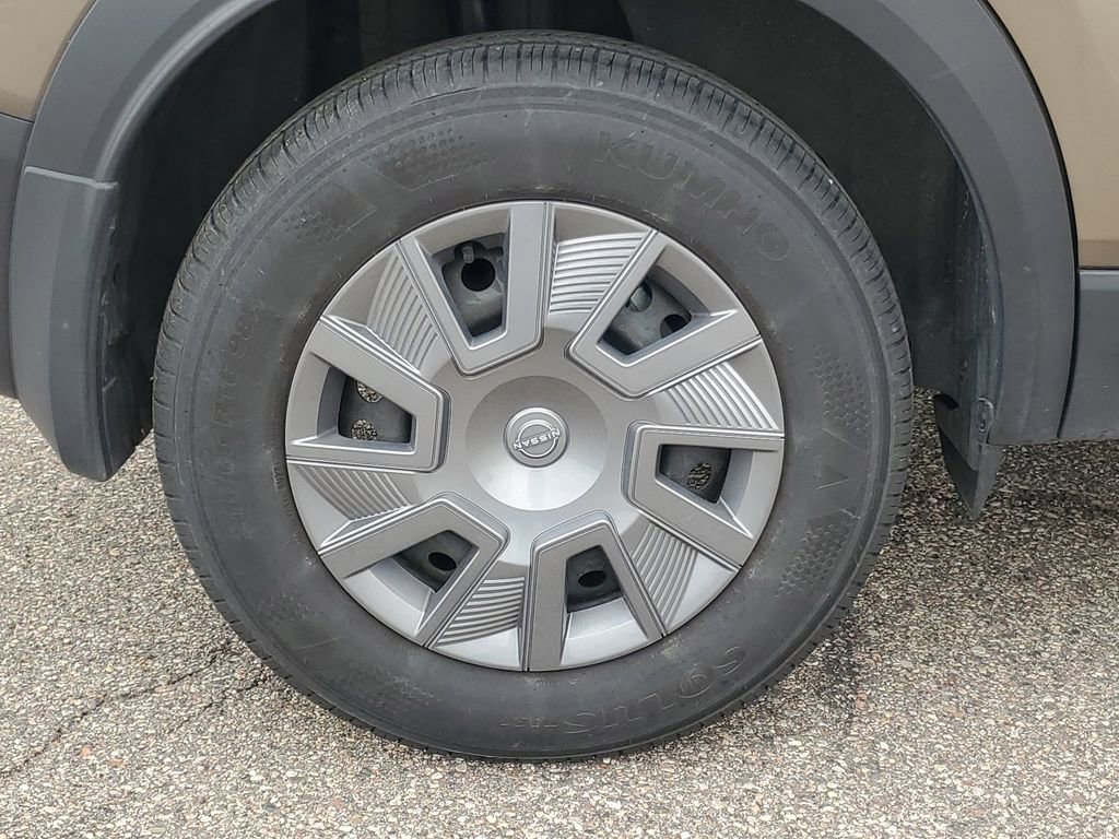 Used 2025 Nissan Kicks S image 5