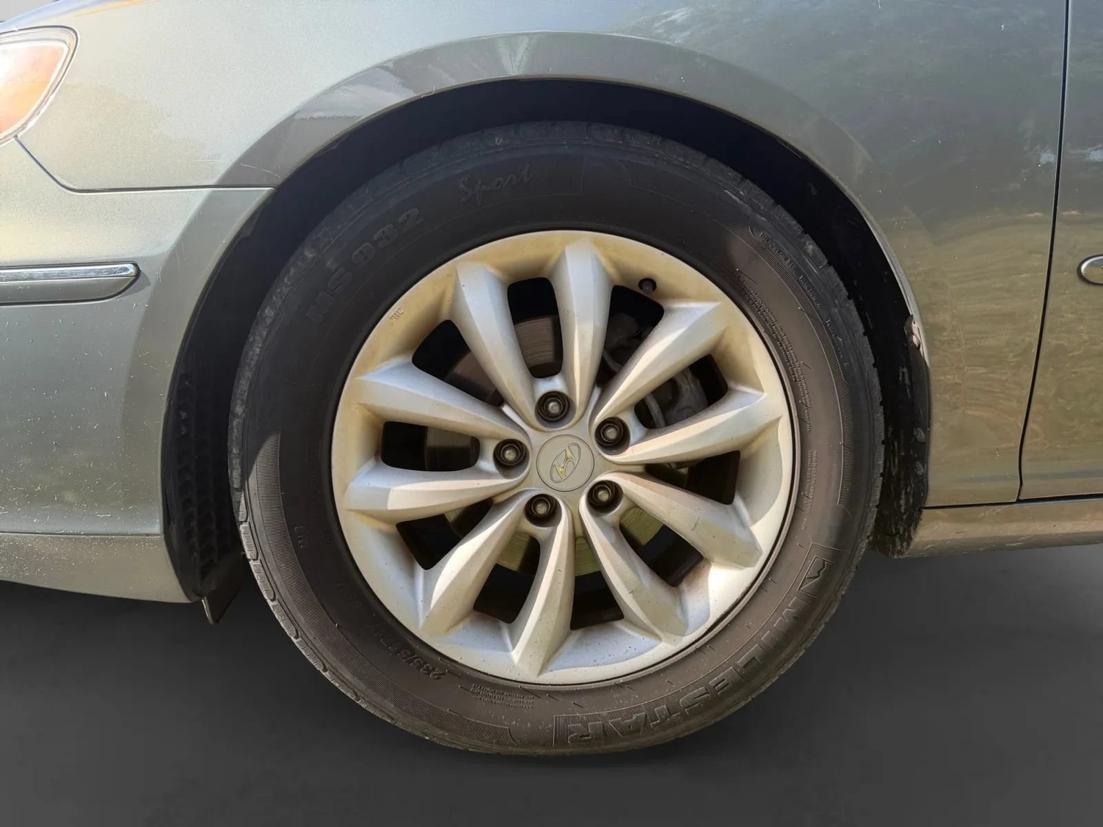 Used 2006 Hyundai Azera Limited FWD image 9
