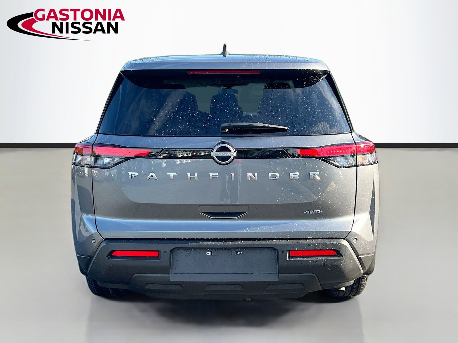 Used 2024 Nissan Pathfinder S image 7