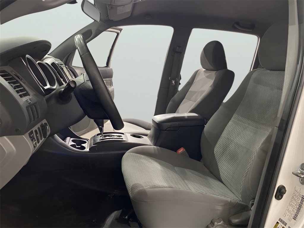 Used 2014 Toyota Tacoma PreRunner w/ Convenience Package image 9