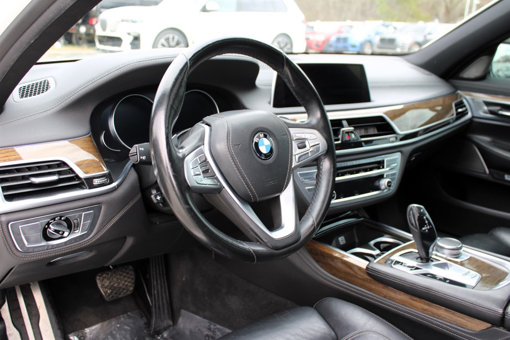 Used 2016 BMW 750i xDrive AWD/4WD image 15