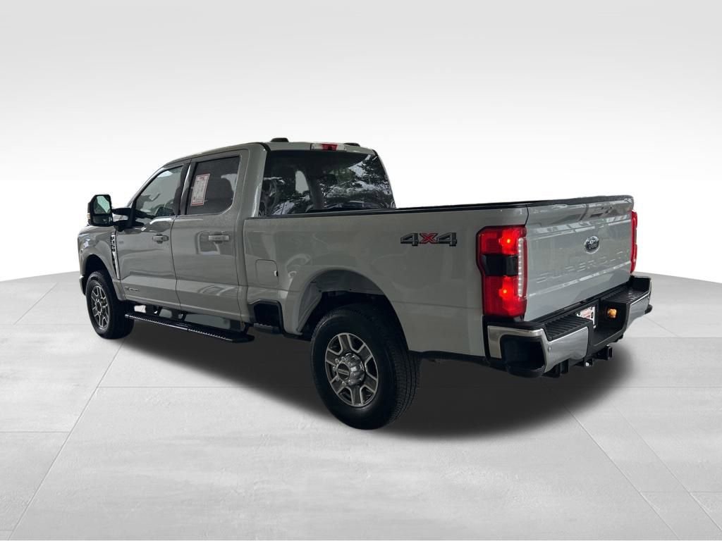 Used 2025 Ford F350 Lariat image 4