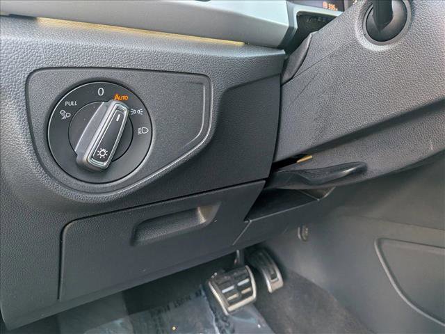 Used 2022 Volkswagen Atlas SEL R-Line AWD/4WD image 15