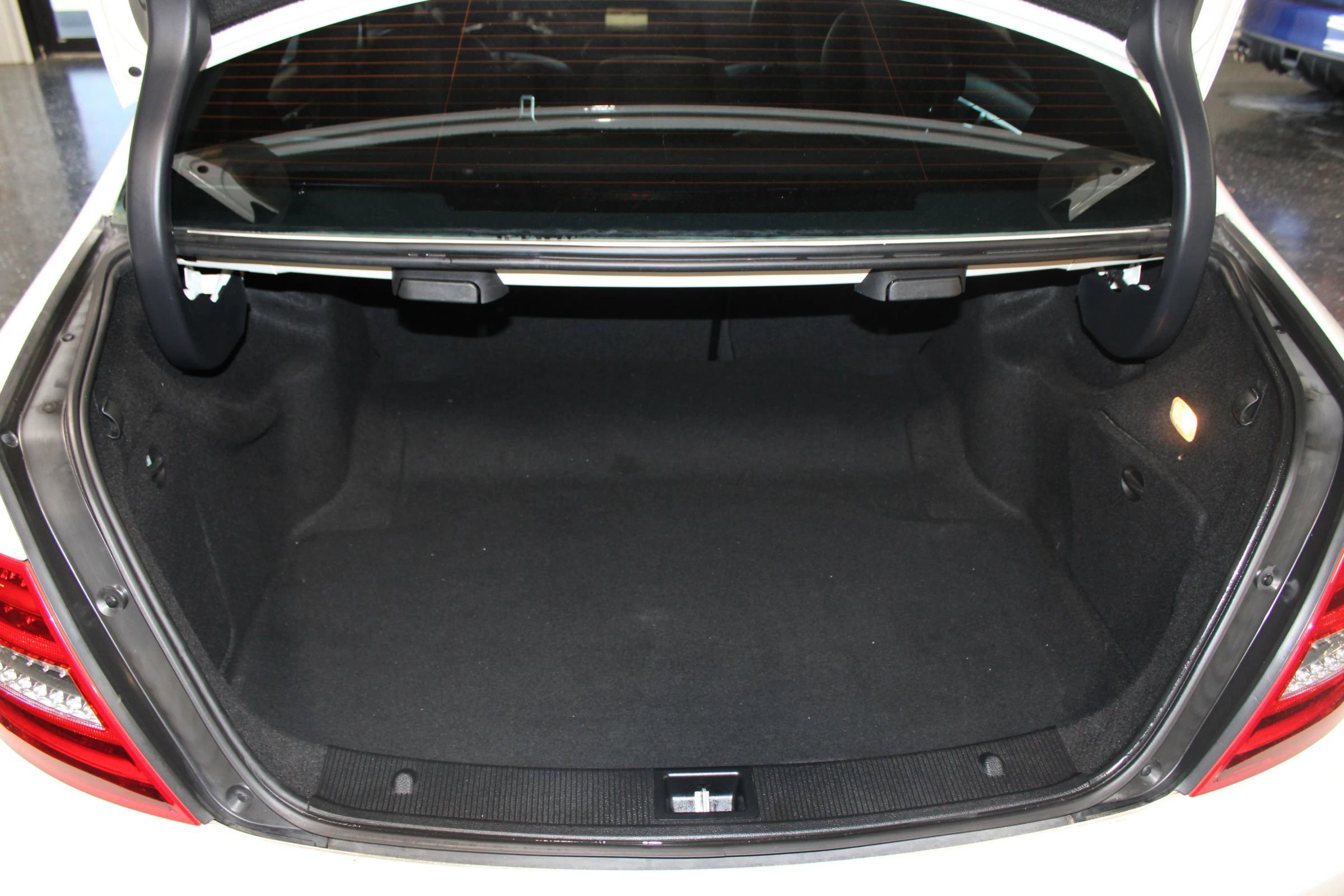 Used 2012 Mercedes-Benz C 250 Sedan image 22