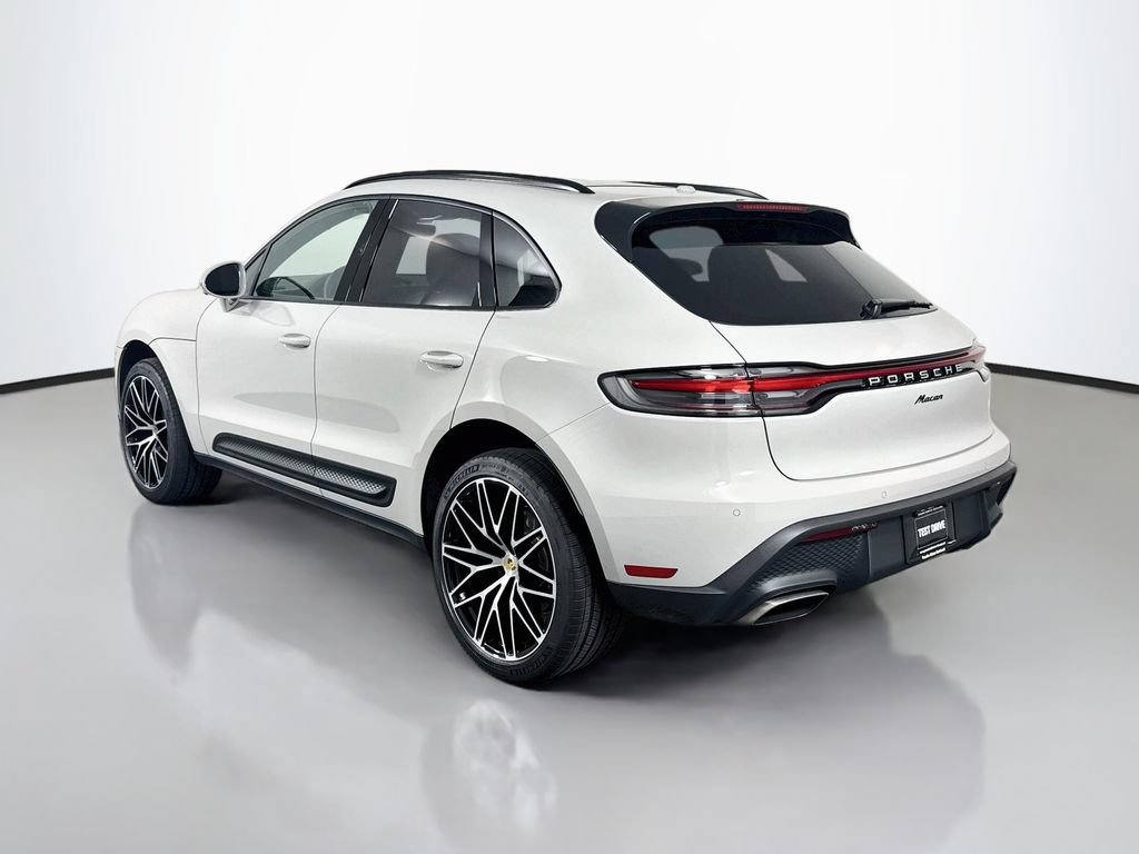 Certified 2026 Porsche Macan AWD/4WD image 3