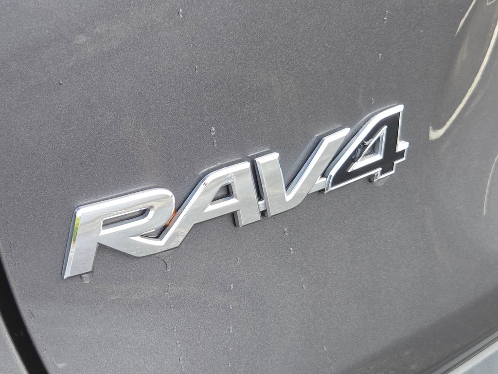Used 2023 Toyota RAV4 XLE AWD/4WD image 15