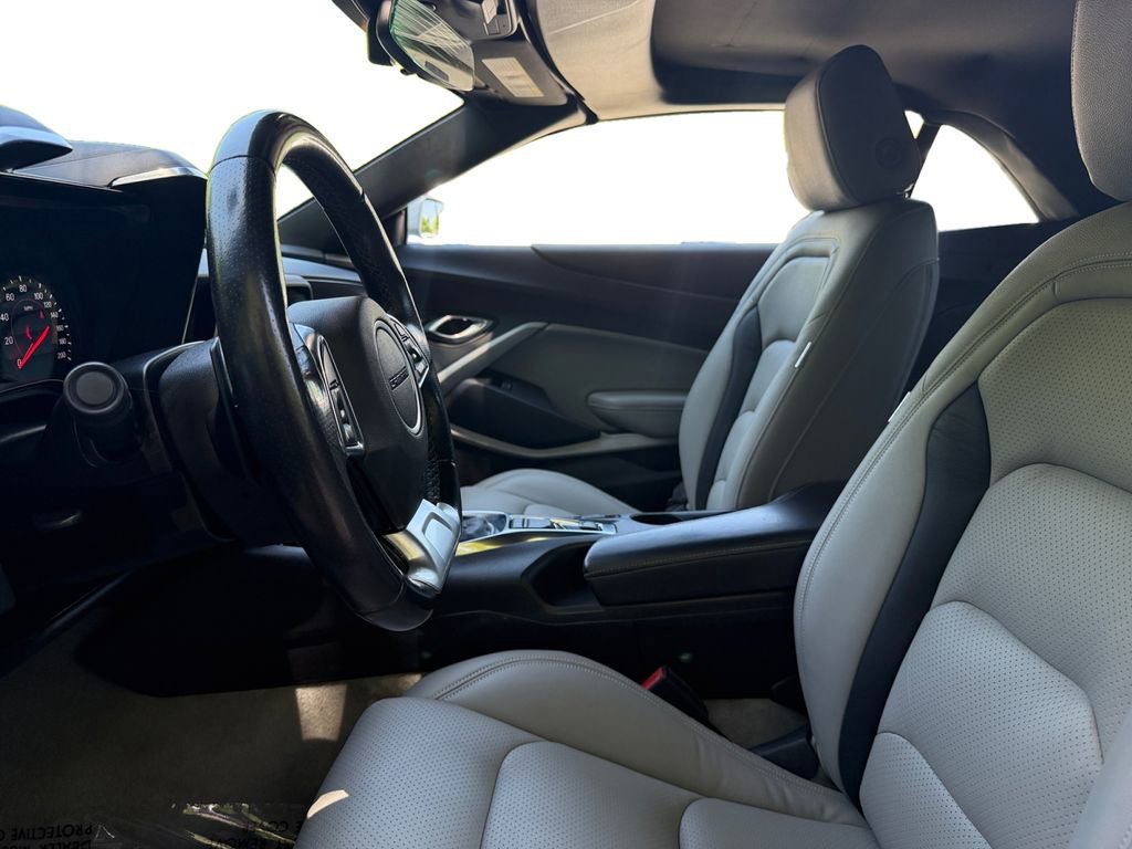 Used 2018 Chevrolet Camaro SS RWD image 9