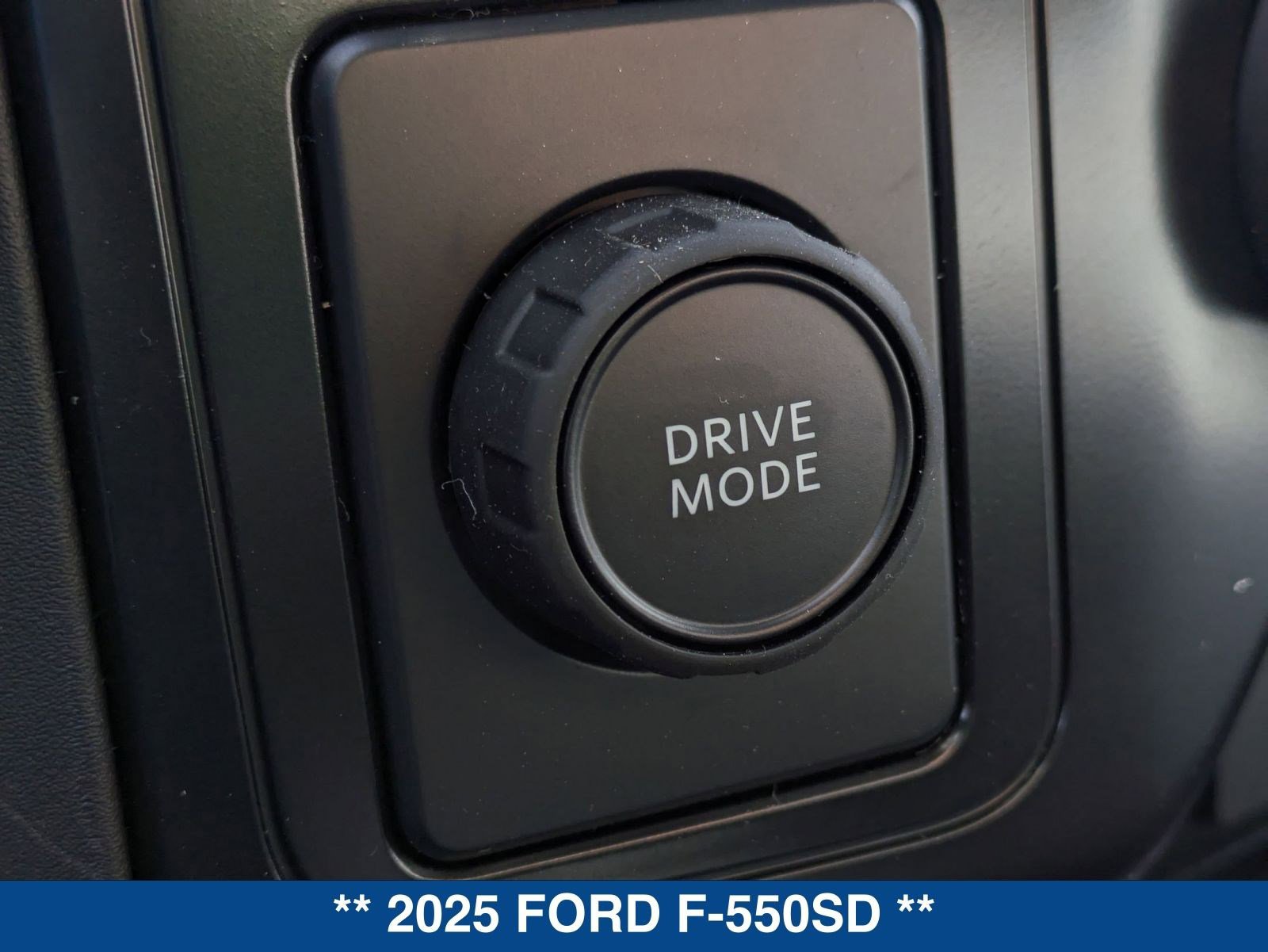New 2025 Ford F550 2WD Crew Cab Super Duty image 30