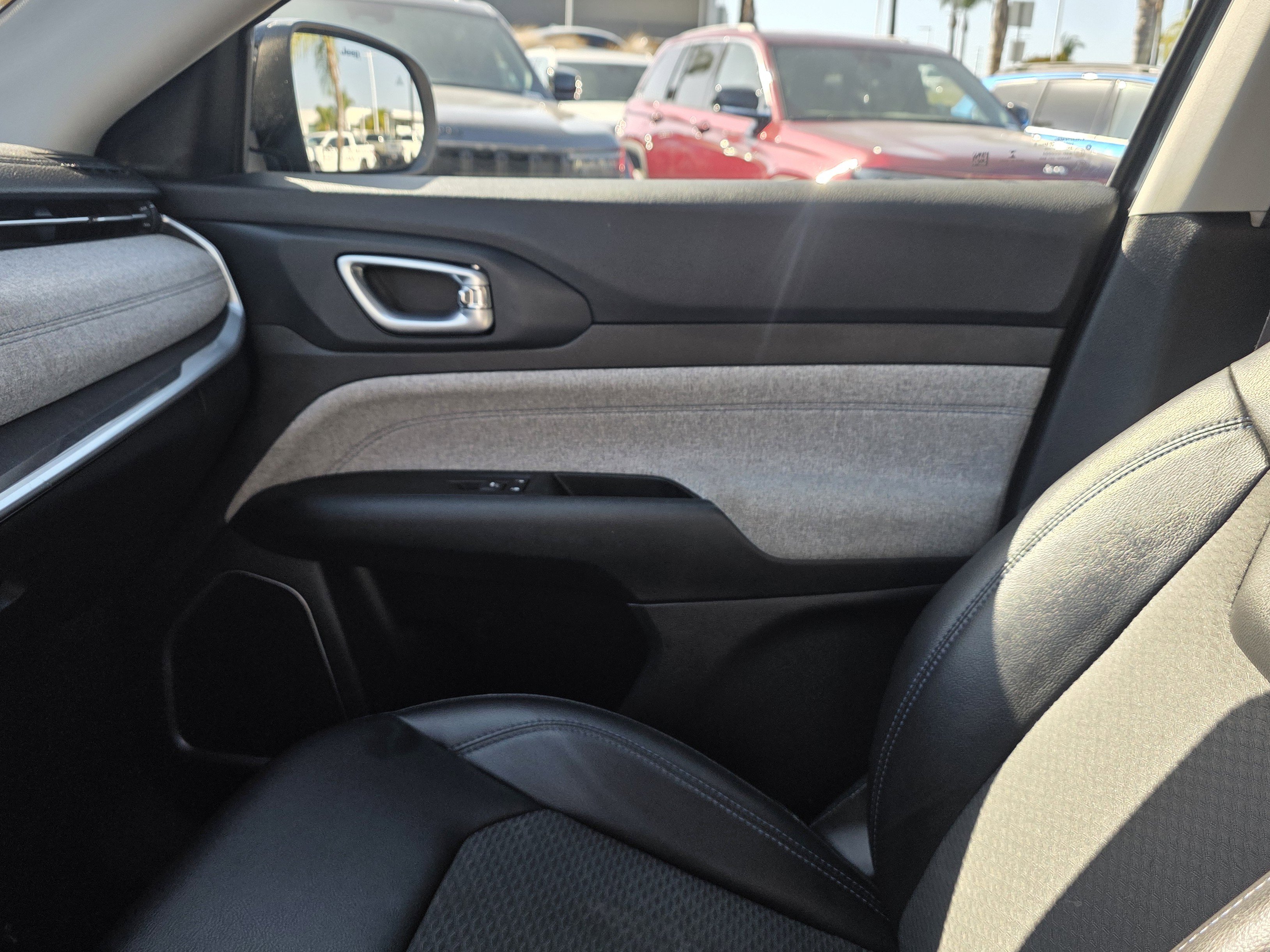 Certified 2022 Jeep Compass Latitude FWD image 16