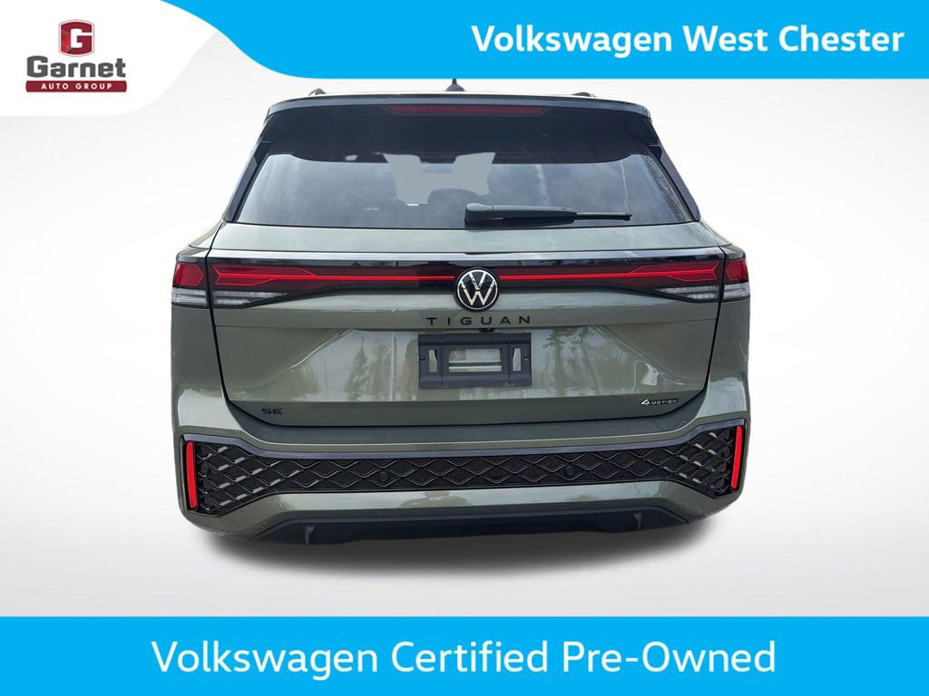 Certified 2025 Volkswagen Tiguan SE R-Line AWD/4WD image 4