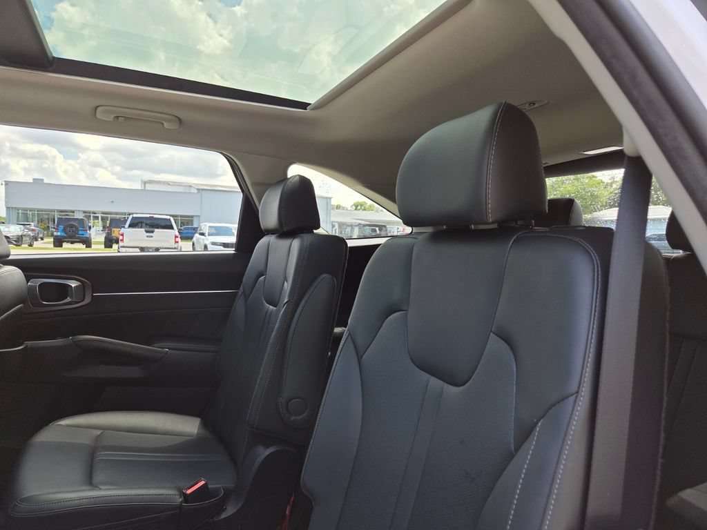 Used 2023 Kia Sorento SX FWD image 24