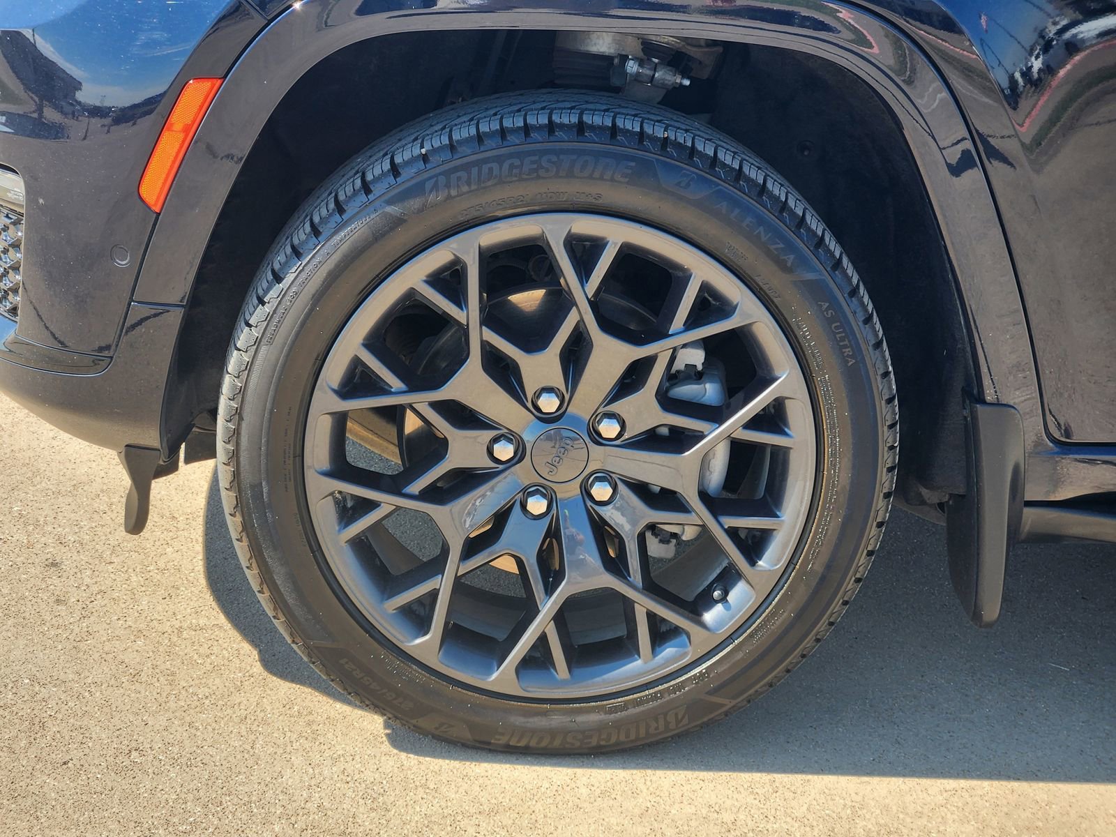 Used 2023 Jeep Grand Cherokee L Summit image 12