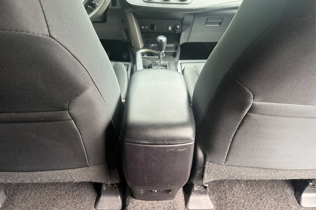 Used 2017 Toyota RAV4 LE FWD image 19