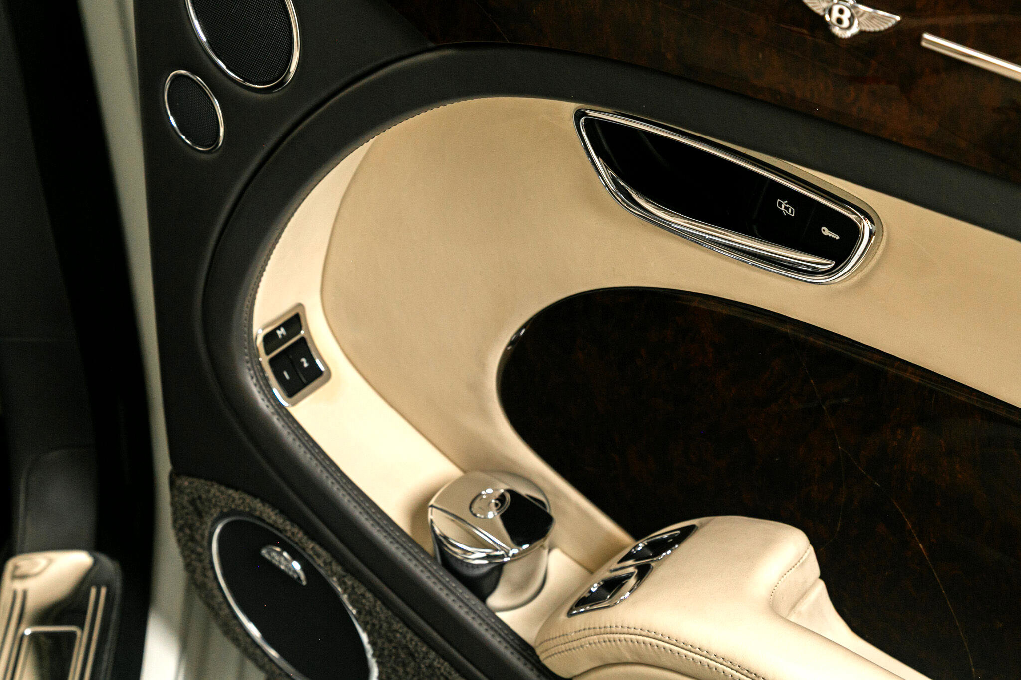 Used 2013 Bentley Mulsanne w/ Premiere Specification Pkg image 34